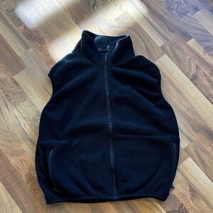 Solstice woman’s Black Fleece Vest
